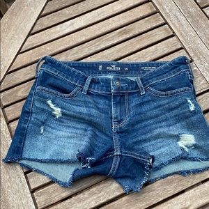 Women’s Hollister Low-Rise Midi Shorts.